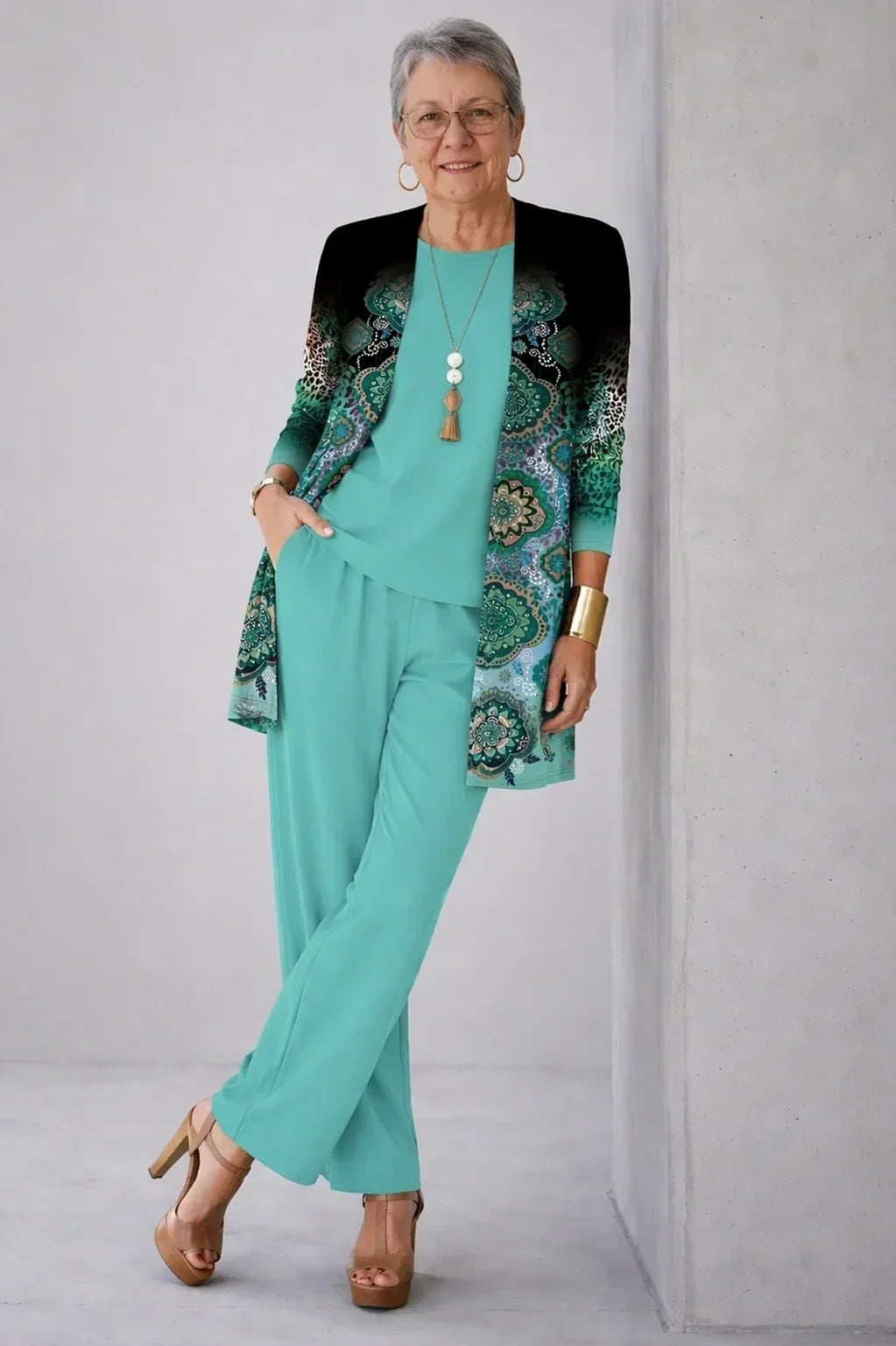 Conjunto de tres piezas turquesa con chaqueta mandala - Foto 1