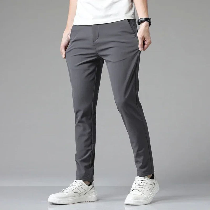 Pantalón elástico de hombre con corte limpio para cada día - Foto 2
