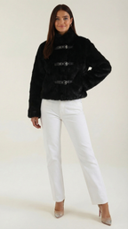 Chaqueta corta de pelo sintético para mujer con hebillas - Foto 1