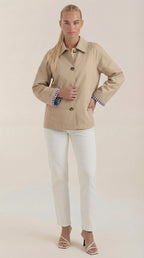 Gabardina clásica para mujer con forro a rayas, beige - Foto 1