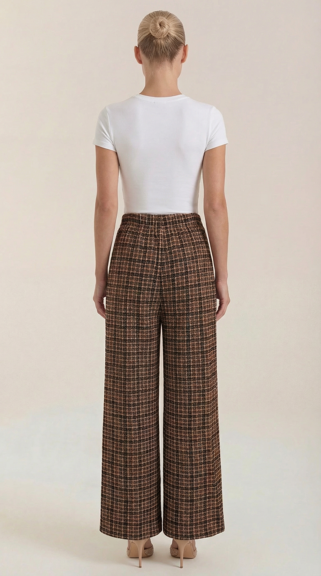 Pantalón de cuadros de mujer con pierna ancha y botones - Foto 4