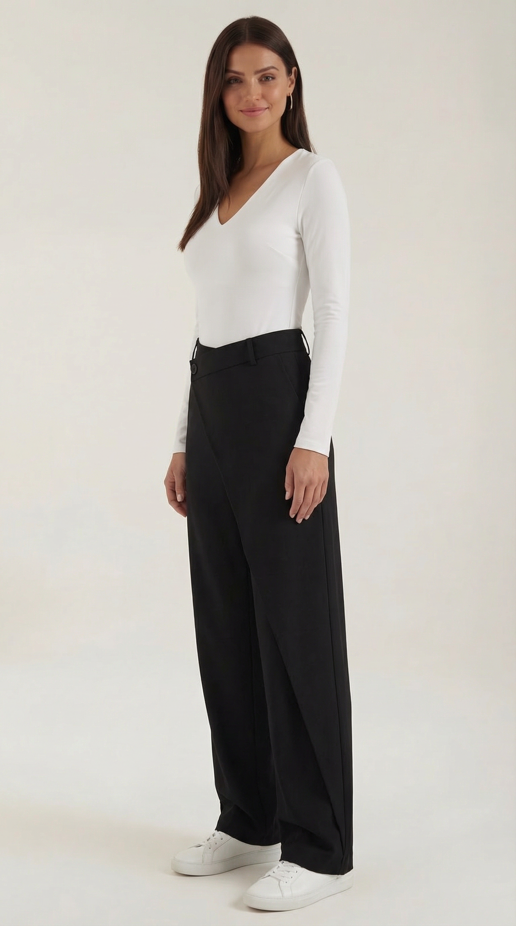 Pantalón ancho de mujer con cintura asimétrica y botones - Foto 2
