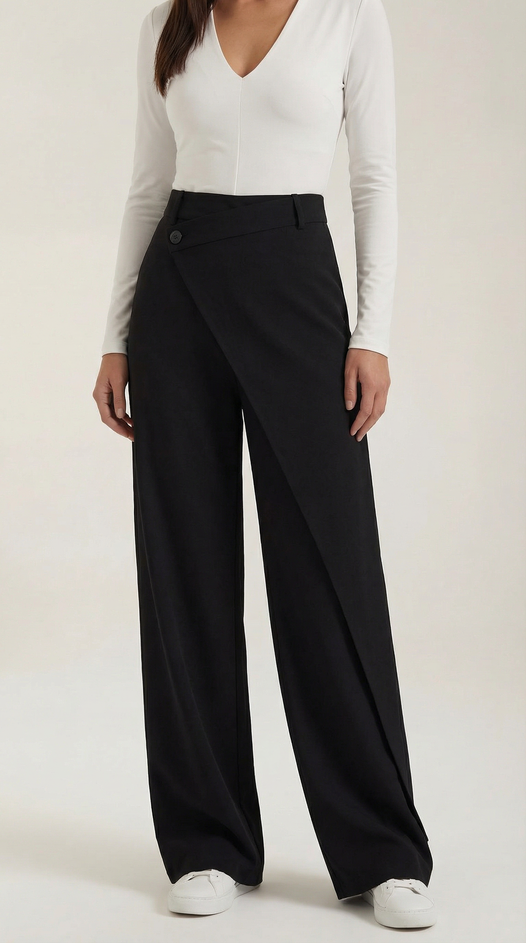 Pantalón ancho de mujer con cintura asimétrica y botones - Foto 3