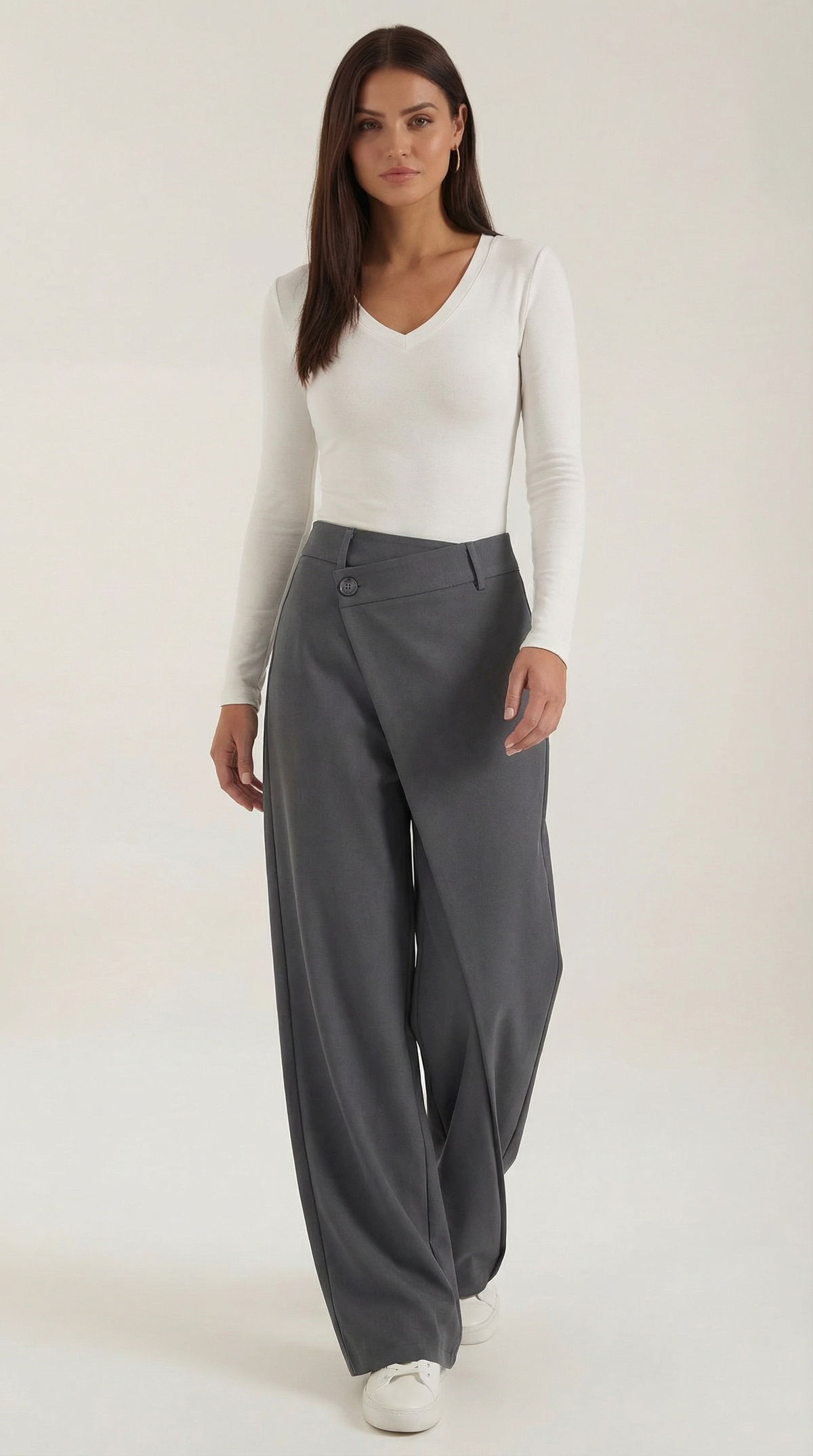 Pantalón ancho de mujer con cintura asimétrica y botones - Foto 8