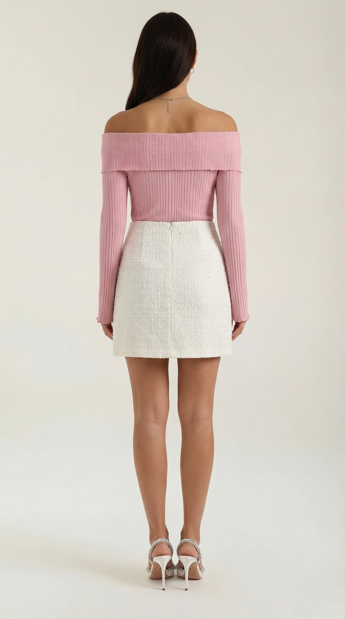 Minifalda de tweed blanca para mujer con botones dorados - Foto 3