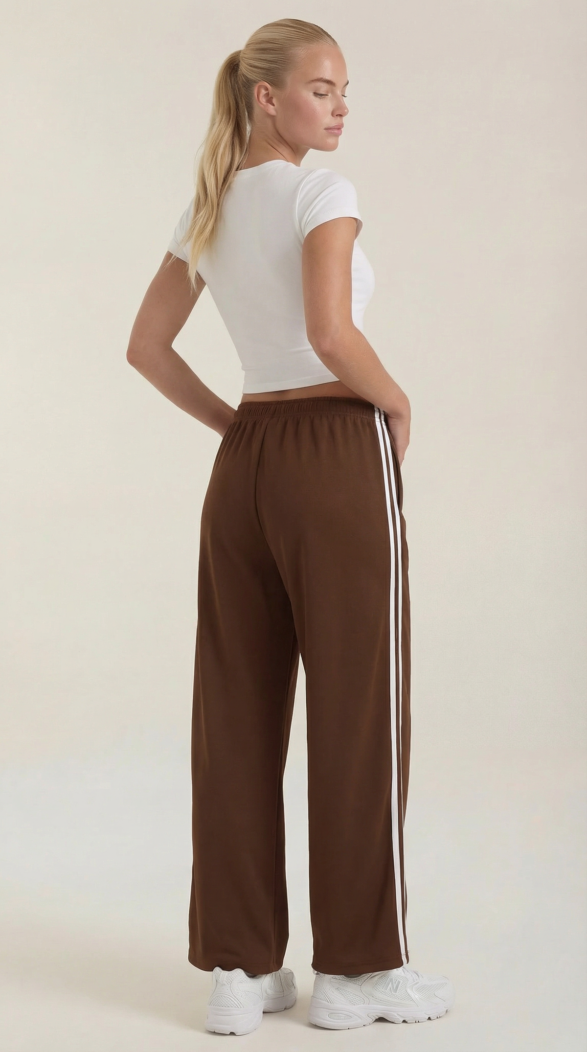 Pantalón deportivo ancho de mujer con franjas laterales - Foto 6