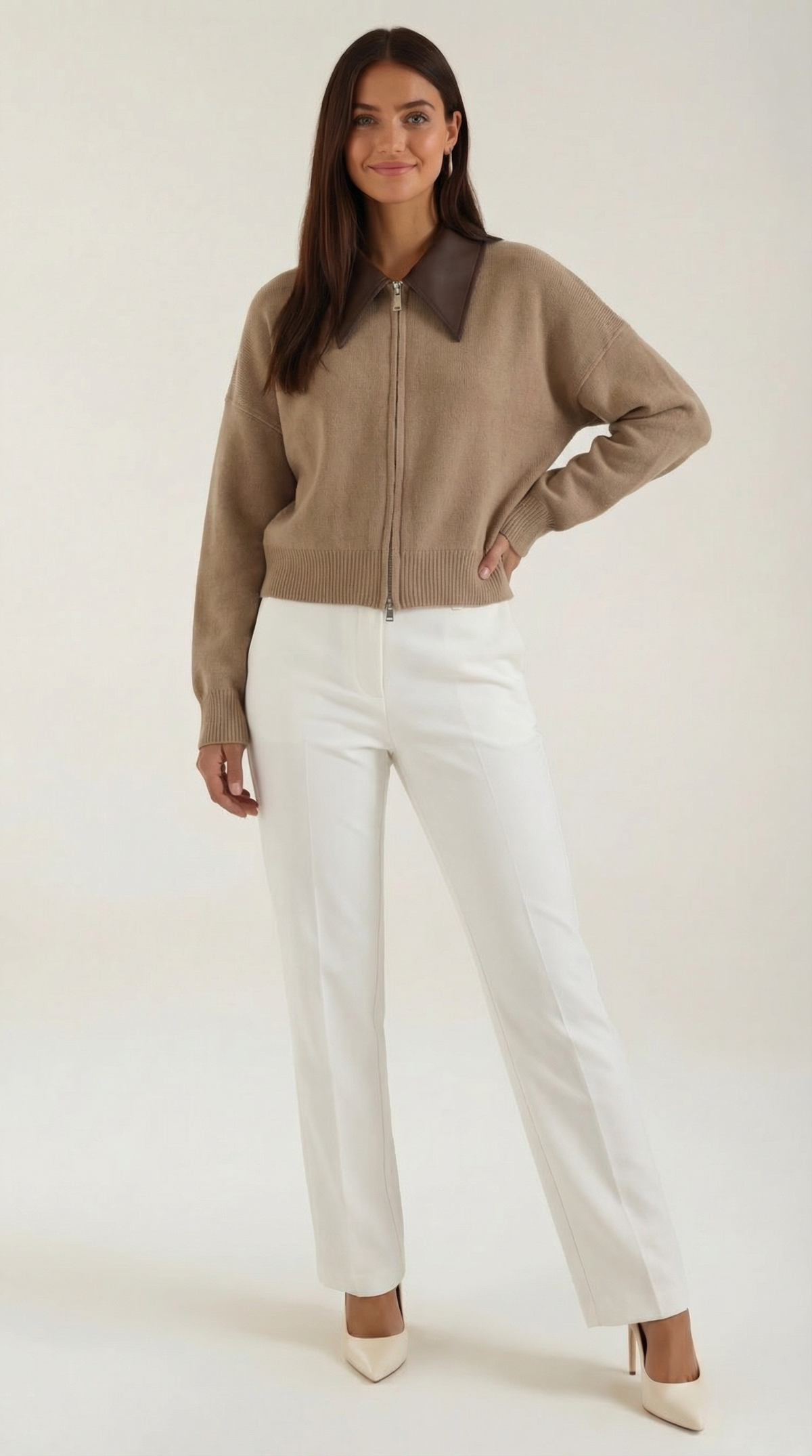Chaqueta de punto corta para mujer con cuello en contraste - Foto 1